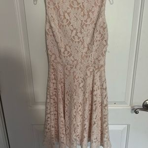 Speechless dress. Light pink/cream with white lace